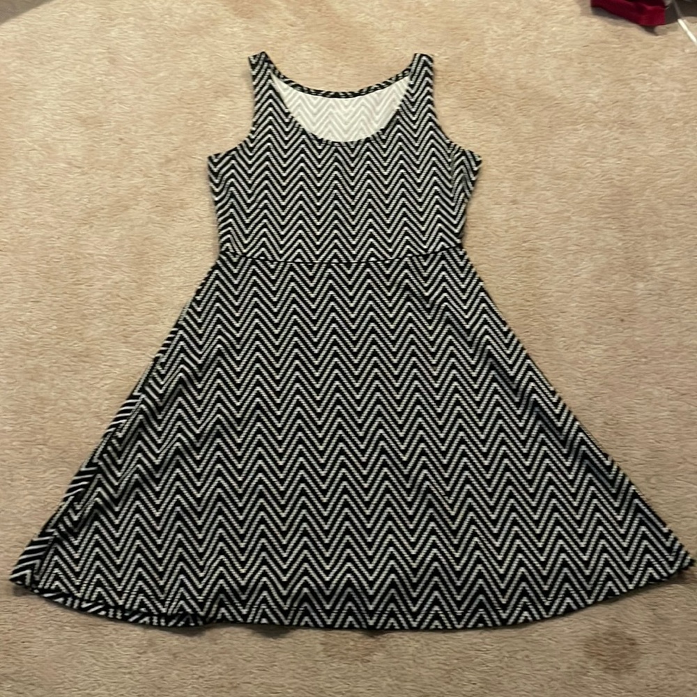 Women’s black and white dress